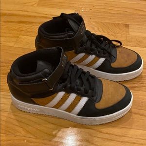 Adidas hightop Sneakers Size 10.5
